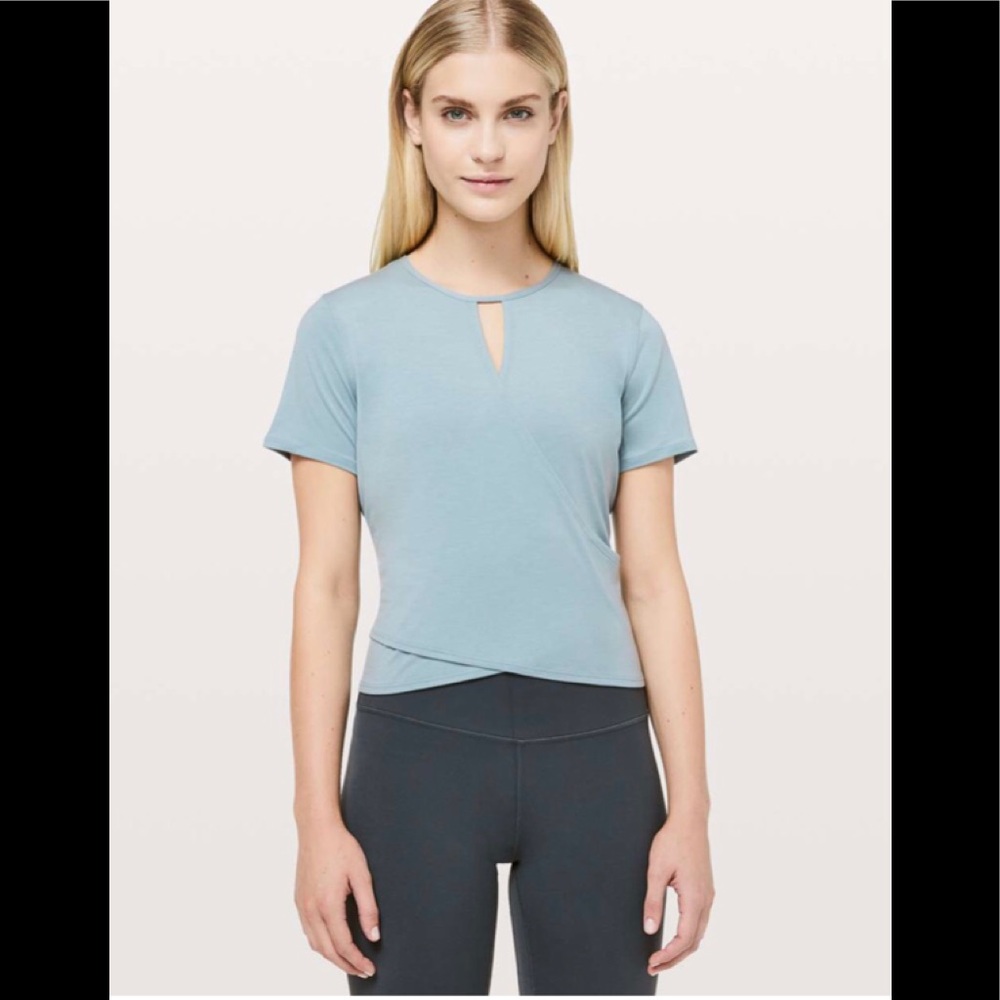 Lululemon Round Trip Short Sleeve Size 10